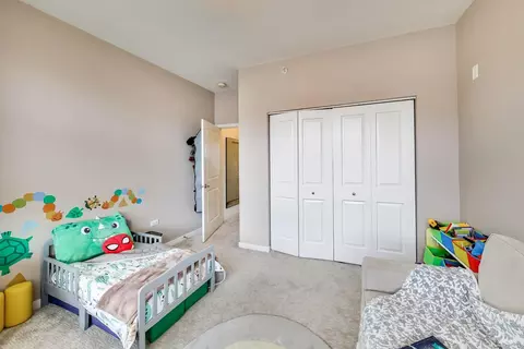 Bedroom - 49 E 23rd St, Chicago, IL 60616 photo 5 of 5