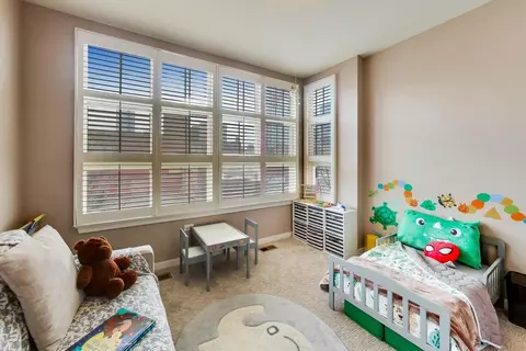 Bedroom - 49 E 23rd St, Chicago, IL 60616 photo 4 of 5