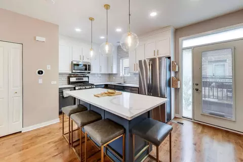 Kitchen - 49 E 23rd St, Chicago, IL 60616 photo 1 of 3