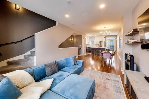 Living - 49 E 23rd St, Chicago, IL 60616 photo 1 of 3