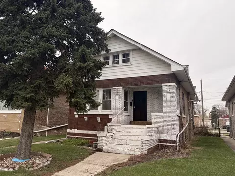 134 Bellwood Ave, Bellwood, IL 60104