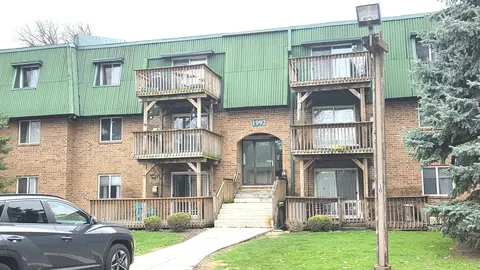 1992 Tall Oaks Dr #2B, Aurora, IL 60505