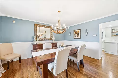 Dining - 334 E Mckenna Ct, Elmhurst, IL 60126 photo 2 of 2