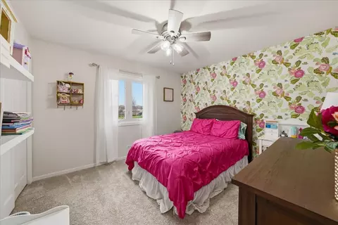 Bedroom - 334 E Mckenna Ct, Elmhurst, IL 60126 photo 1 of 4