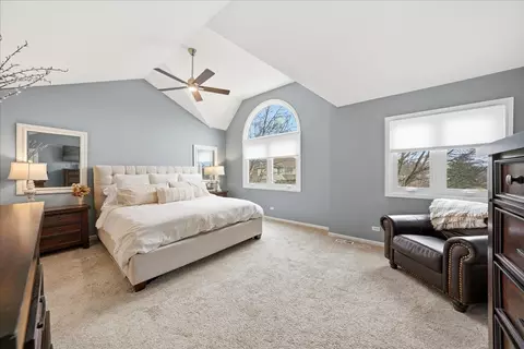 Bedroom - 334 E Mckenna Ct, Elmhurst, IL 60126 photo 3 of 4