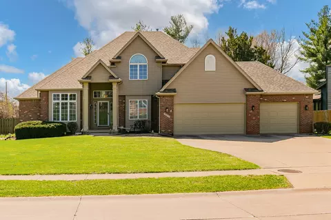 3475 Lundy Ln, Bettendorf, IA 52722