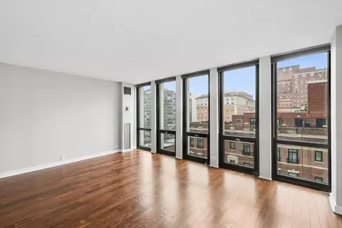 Living - 1 E Scott St #1112, Chicago, IL 60610 photo 2 of 4