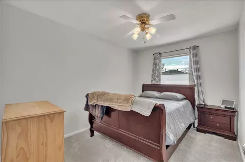 Bedroom - 1413 30th Ave, Moline, IL 61265 photo 7 of 9