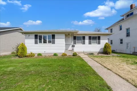 Exterior - 1413 30th Ave, Moline, IL 61265 photo 2 of 3