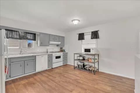 Kitchen - 1413 30th Ave, Moline, IL 61265 photo 2 of 3