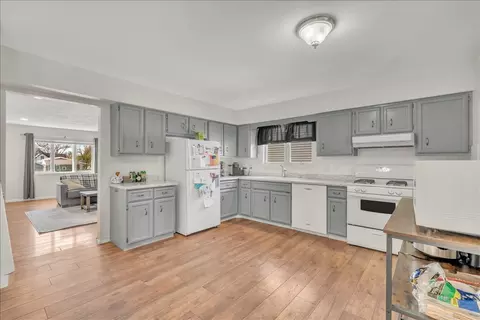 Kitchen - 1413 30th Ave, Moline, IL 61265 photo 3 of 3