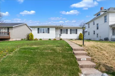 1413 30th Ave, Moline, IL 61265