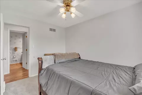 Bedroom - 1413 30th Ave, Moline, IL 61265 photo 8 of 9