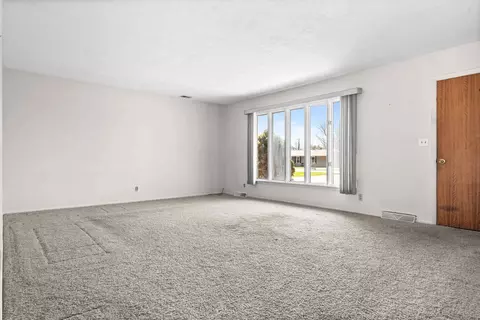 Living - 14735 Lunar Dr, Bloomington, IL 61705 photo 2 of 2