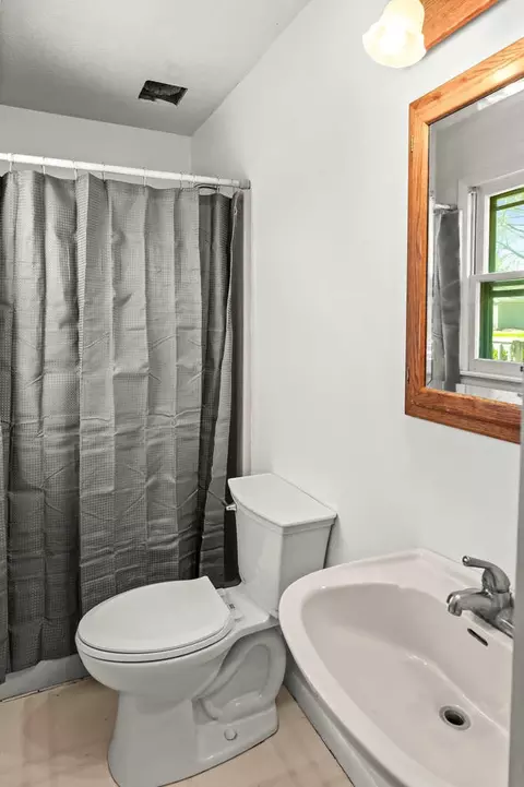 Bath - 14735 Lunar Dr, Bloomington, IL 61705 photo 2 of 3