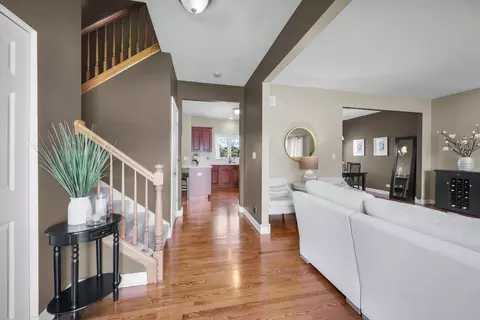 Entry Way - 122 Fieldcrest Dr, Bartlett, IL 60103 photo 1 of 3