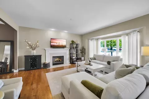 Other - 122 Fieldcrest Dr, Bartlett, IL 60103 photo 2 of 9