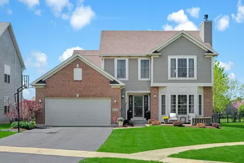 122 Fieldcrest Dr, Bartlett, IL 60103