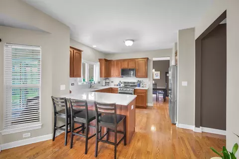 Kitchen - 122 Fieldcrest Dr, Bartlett, IL 60103 photo 1 of 4