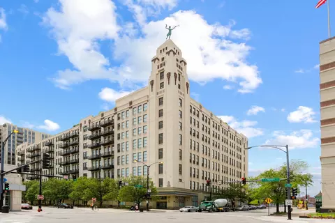 Undisclosed, Chicago, IL 60654