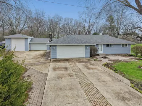 36849 N Eastmoor Ave, Lake Villa, IL 60046