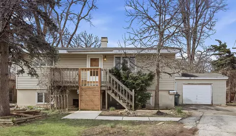 322 S Seymour Ave, Mundelein, IL 60060