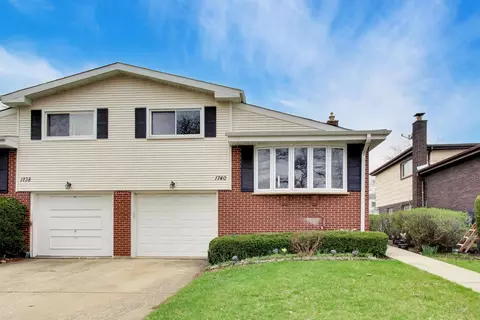 1740 N Drury Ln, Arlington Heights, IL 60004