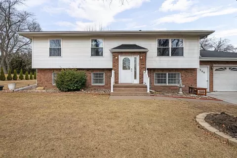 506 6th St, Andover, IL 61233