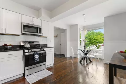 Kitchen - 10619 S Sawyer Ave, Chicago, IL 60655 photo 1 of 1