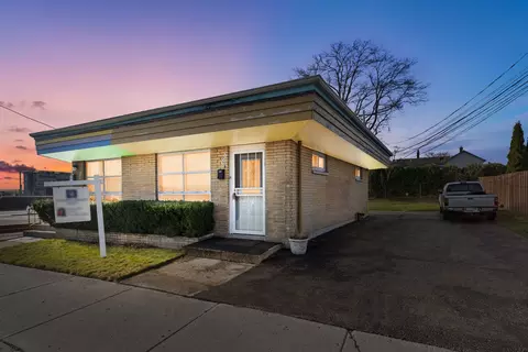 707 15th St #A-B, North Chicago, IL 60064