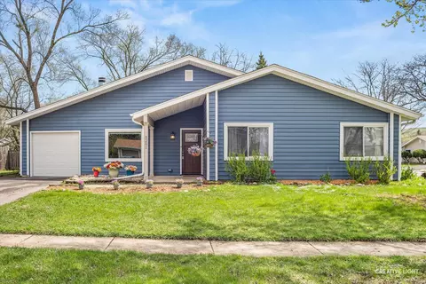 5201 Lemon Ln, Hanover Park, IL 60133