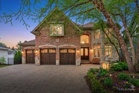 434 W Benton Ave, Naperville, IL 60540