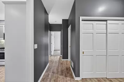 Entry Way - 412 Rainbow Dr, Sleepy Hollow, IL 60118 photo 7 of 9