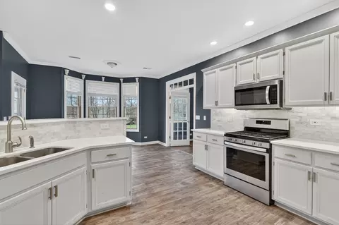 Kitchen - 412 Rainbow Dr, Sleepy Hollow, IL 60118 photo 4 of 6