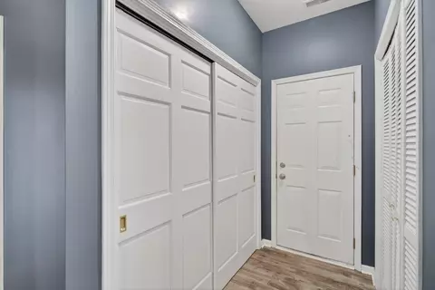Entry Way - 412 Rainbow Dr, Sleepy Hollow, IL 60118 photo 8 of 9