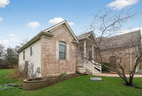 Exterior - 412 Rainbow Dr, Sleepy Hollow, IL 60118 photo 4 of 10