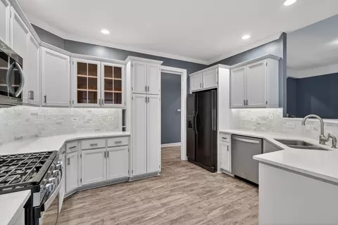 Kitchen - 412 Rainbow Dr, Sleepy Hollow, IL 60118 photo 2 of 6
