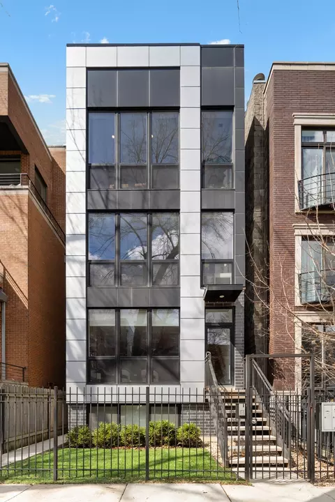 944 N Winchester Ave #2, Chicago, IL 60622