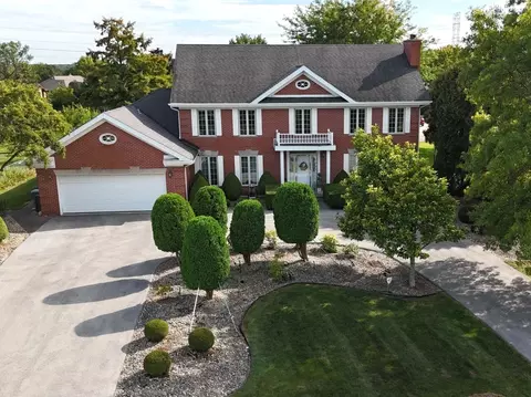 8115 Pluskota Dr, Orland Park, IL 60462
