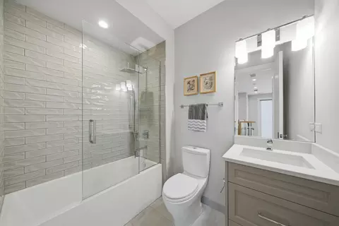 Bath - 312 E Cullerton St #C, Chicago, IL 60616 photo 3 of 4