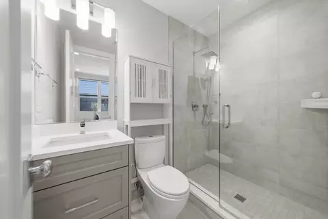 Bath - 312 E Cullerton St #C, Chicago, IL 60616 photo 4 of 4