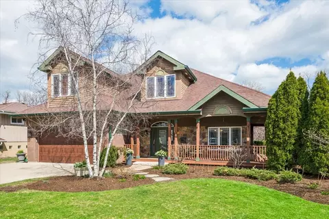 1311 Carlisle Pl, Deerfield, IL 60015