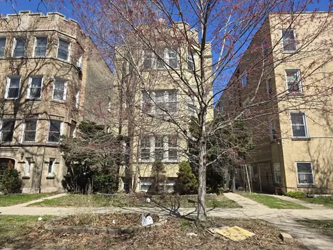 2206 W Highland Ave, Chicago, IL 60659