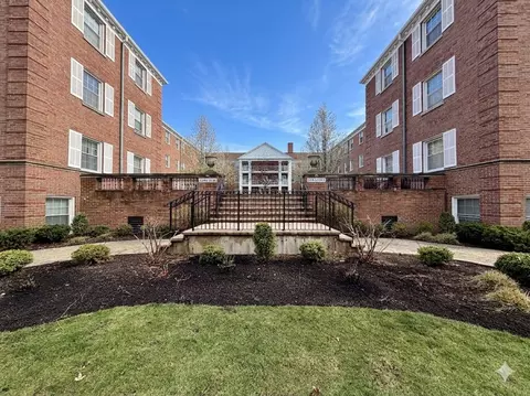 2242 Sherman Ave #2, Evanston, IL 60201