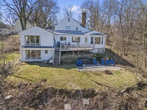 Exterior - 362 12 River Bluff Rd, Elgin, IL 60120 photo 4 of 5