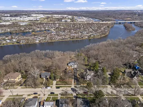 View/Area - 362 12 River Bluff Rd, Elgin, IL 60120 photo 10 of 17