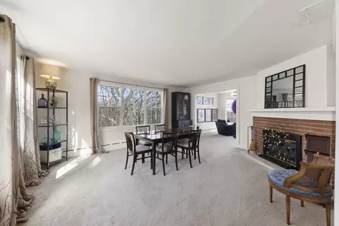 Dining - 362 12 River Bluff Rd, Elgin, IL 60120 photo 3 of 3