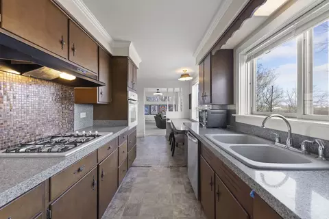 Kitchen - 362 12 River Bluff Rd, Elgin, IL 60120 photo 3 of 3