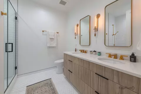 Bath - 2646 W Augusta Blvd #1, Chicago, IL 60622 photo 1 of 6