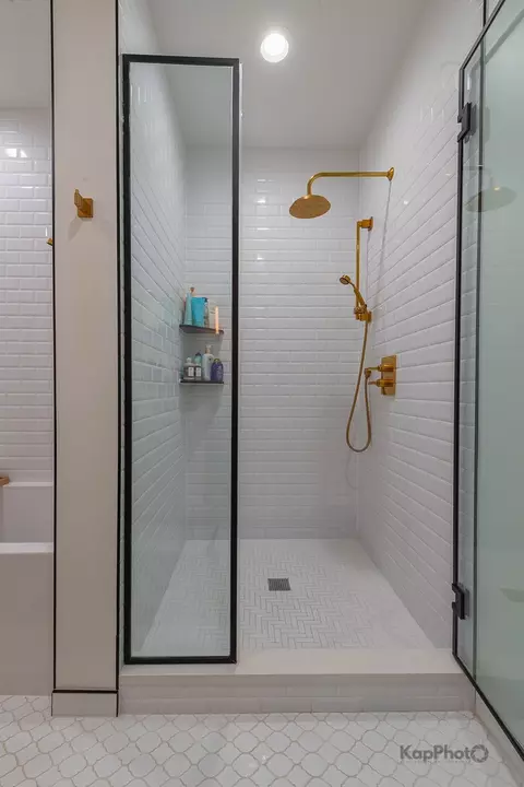 Bath - 2646 W Augusta Blvd #1, Chicago, IL 60622 photo 4 of 6